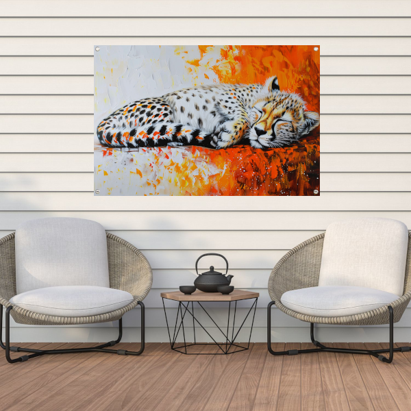 Slapende cheeta met kleurrijke oranje achtergrond tuinposter
