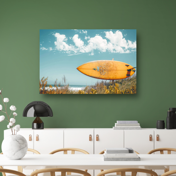 Minimalistische surfplank op het strand canvas