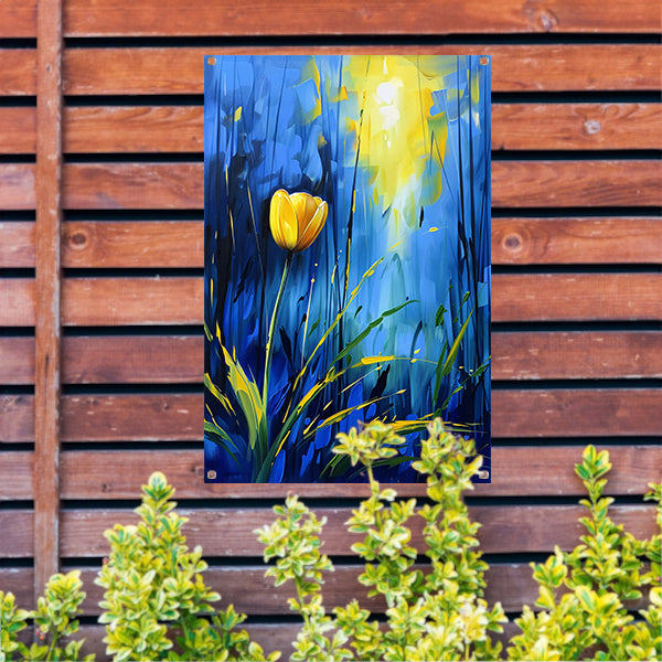 Gele tulp met abstracte blauwe achtergrond tuinposter