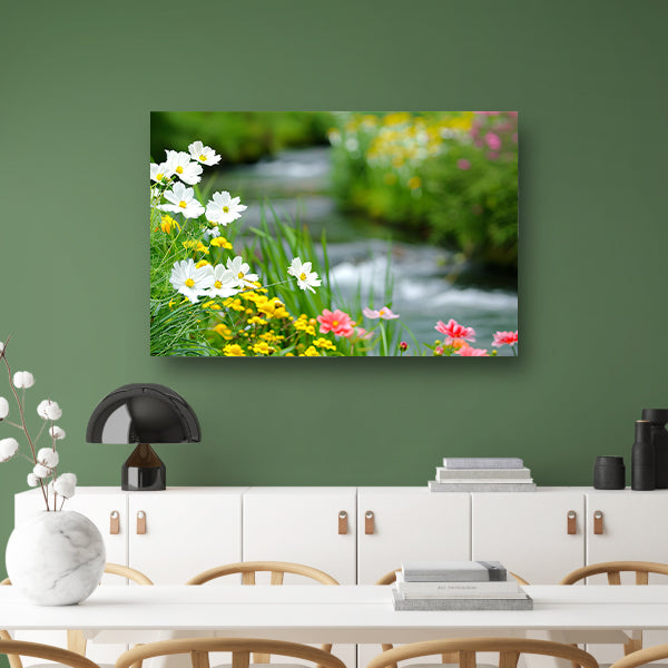 Bloemen langs een rustig beekje poster
