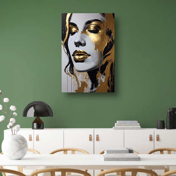 Vrouwengezicht in Zwart, Wit en Goud poster