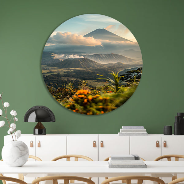 Vulkanisch landschap met bloemen bij zonsopgang forex muurcirkel