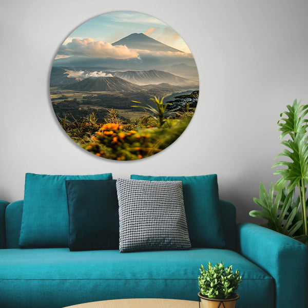 Vulkanisch landschap met bloemen bij zonsopgang forex muurcirkel