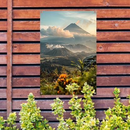 Vulkanisch landschap met bloemen bij zonsopgang tuinposter
