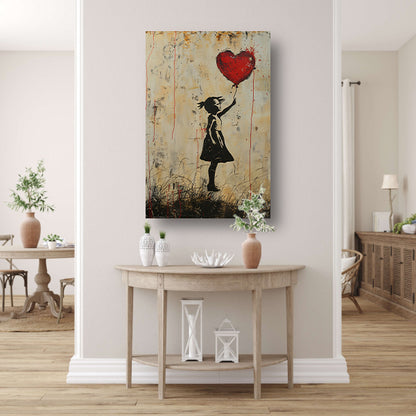 Jong meisje houdt een rood hartballon vast poster