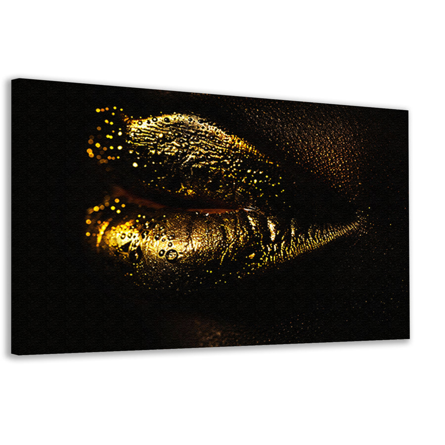 Gouden lippen glinsterend in het donker canvas