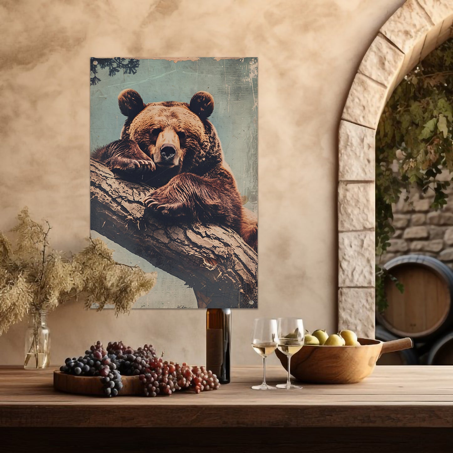 Beer rustend op een boomstronk tuinposter