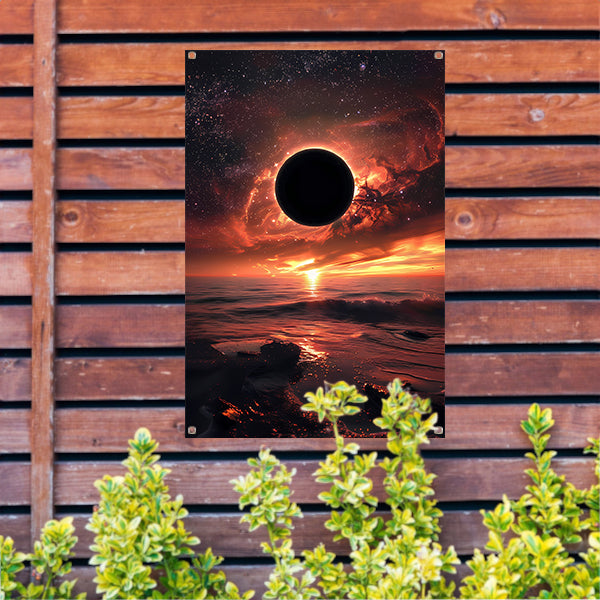 Zonsverduistering bij zonsondergang aan zee tuinposter