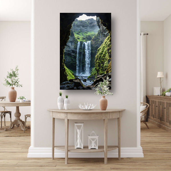 Waterval in rotsachtig landschap poster