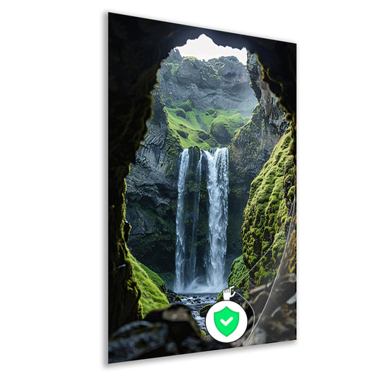 Waterval in rotsachtig landschap poster