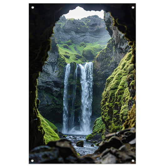 Waterval in rotsachtig landschap tuinposter