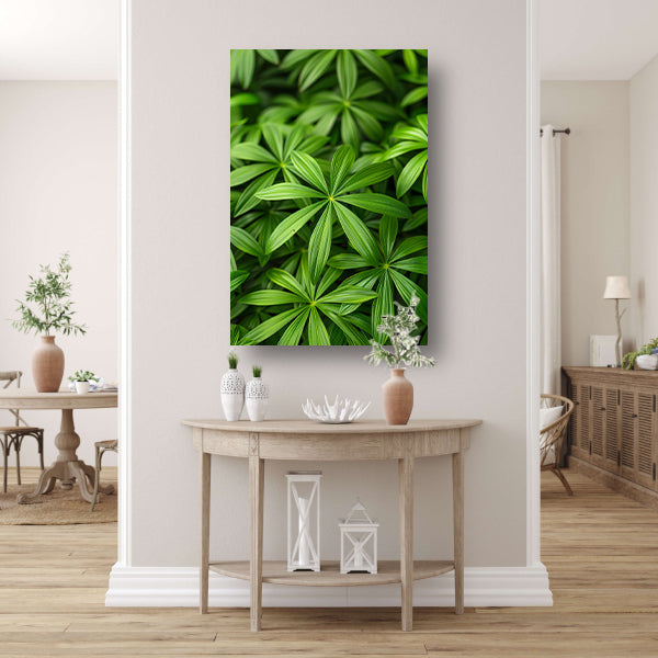 Close-up van Groene Bladeren met Schaduwspel canvas met baklijst