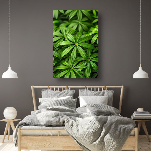 Close-up van Groene Bladeren met Schaduwspel canvas met baklijst