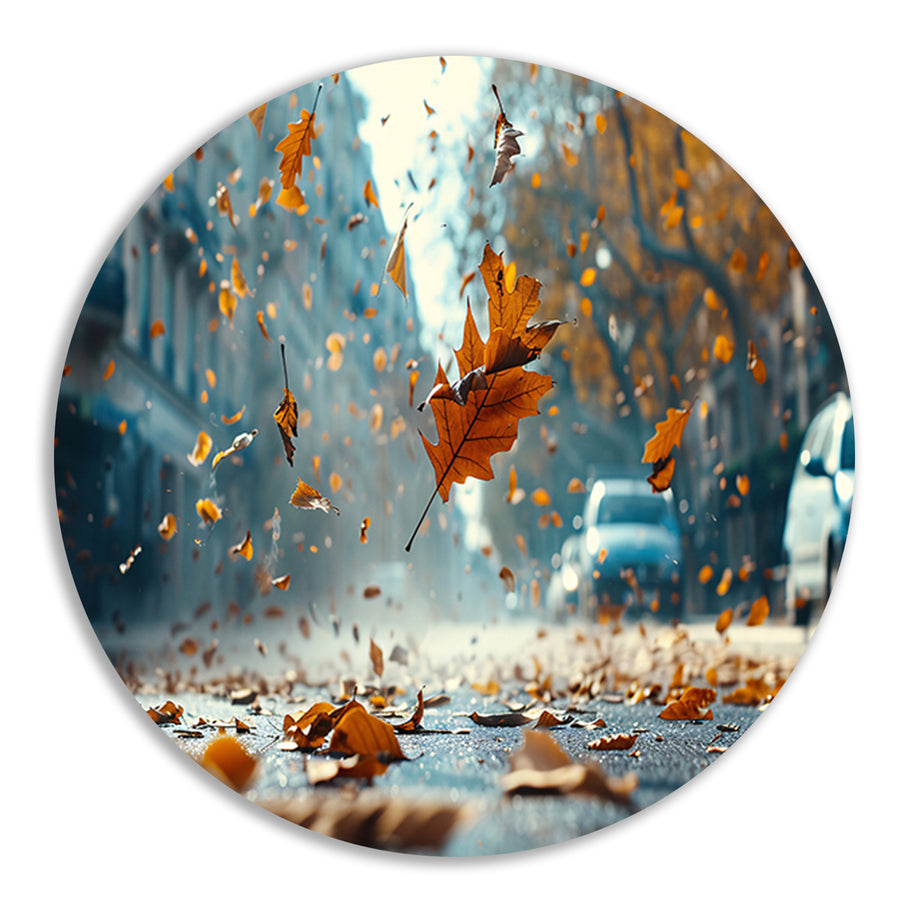 Herfstbladeren in stadsstraat aluminium muurcirkel