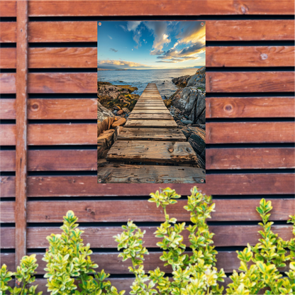Houten pier bij zonsondergang met dramatische wolken tuinposter