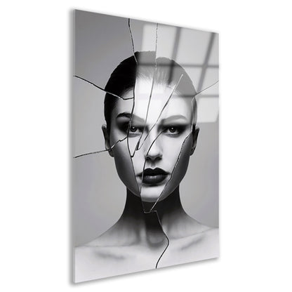 Gebroken gezicht in zwart-witcontrast acrylglas