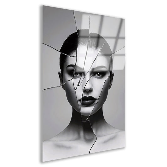 Gebroken gezicht in zwart-witcontrast acrylglas