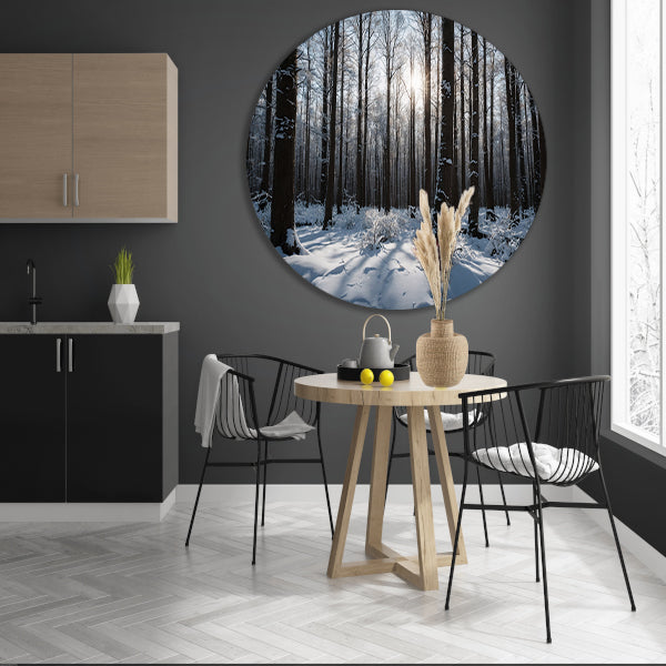 Serene winterbos met besneeuwde bomen aluminium muurcirkel