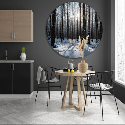 Serene winterbos met besneeuwde bomen aluminium muurcirkel