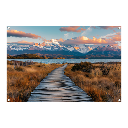 Adembenemend Patagonia landschap met bergen en meer tuinposter