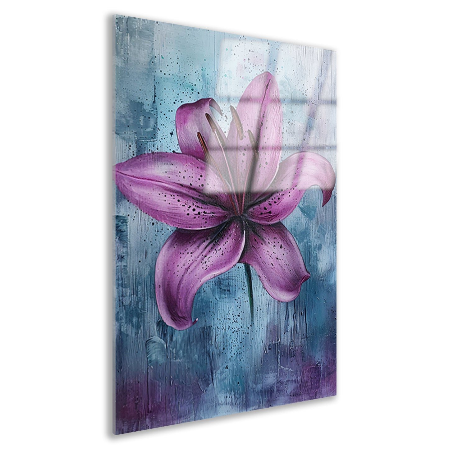 Moderne paarse lelie tegen blauwe achtergrond acrylglas