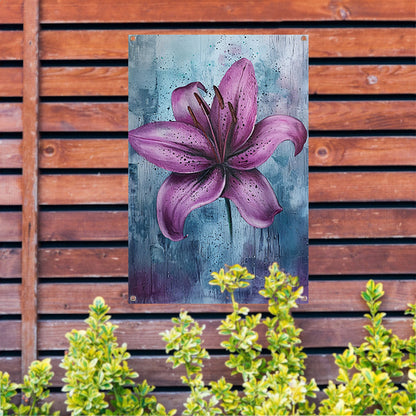 Moderne paarse lelie tegen blauwe achtergrond tuinposter