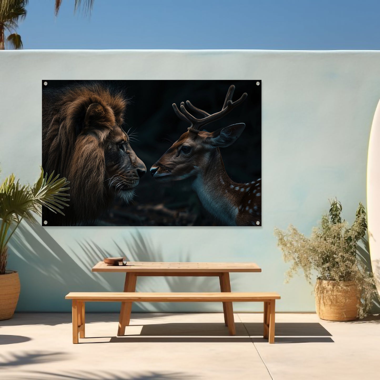Leeuw en hert in een donker bos tuinposter
