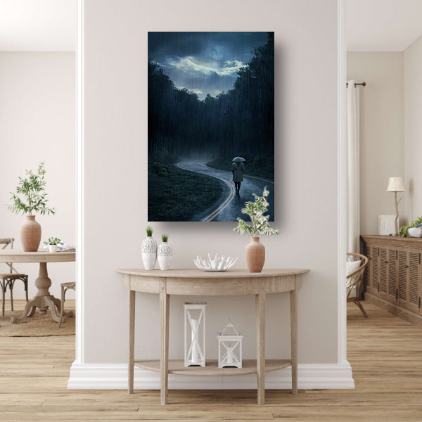 Eenzame wandeling door een regenachtig bos canvas