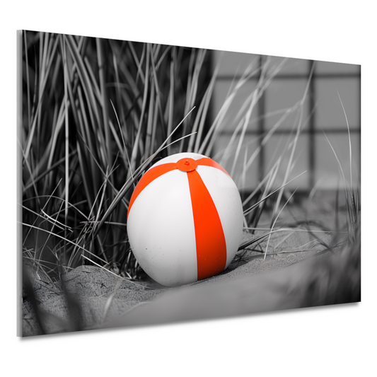 Minimalistische strandbal op het zand acrylglas