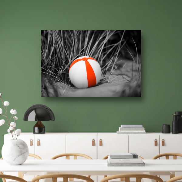 Minimalistische strandbal op het zand canvas