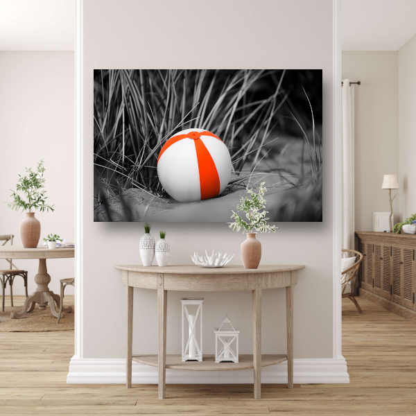 Minimalistische strandbal op het zand canvas