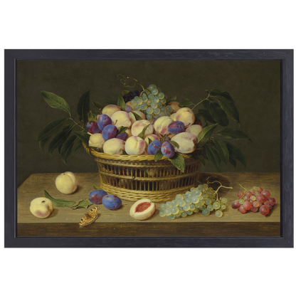 Perziken, pruimen en druiven in een rieten mand, met fruit en een vlinder op een houten tafel - Jacob van Hulsdonck canvas met baklijst