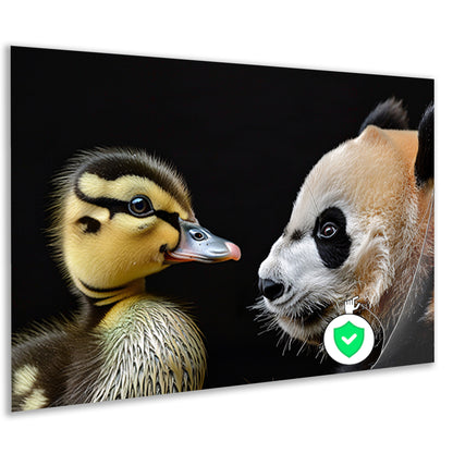 Pandababy en eendkuiken knuffelen poster