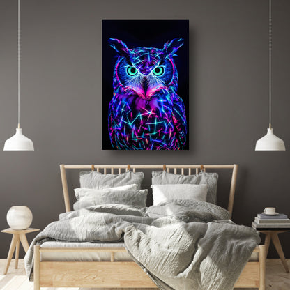 Neon uil met holografische kleuren  canvas met baklijst