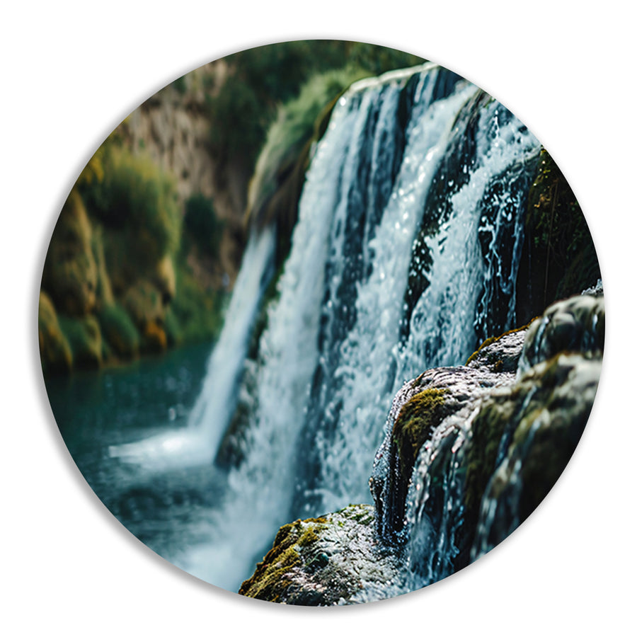 Waterval Stroomt Over Rotsen in Natuurlijke Omgeving forex muurcirkel