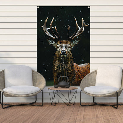 Edelhert in de Stortregen: Een Portret van Kracht tuinposter