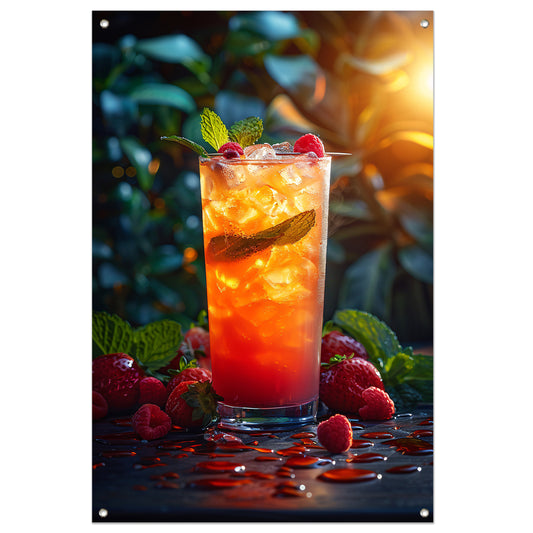 Verfrissende cocktail met rood fruit en munt tuinposter