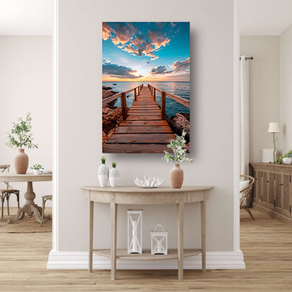 Houten steiger bij zonsondergang, rustgevend zeezicht poster