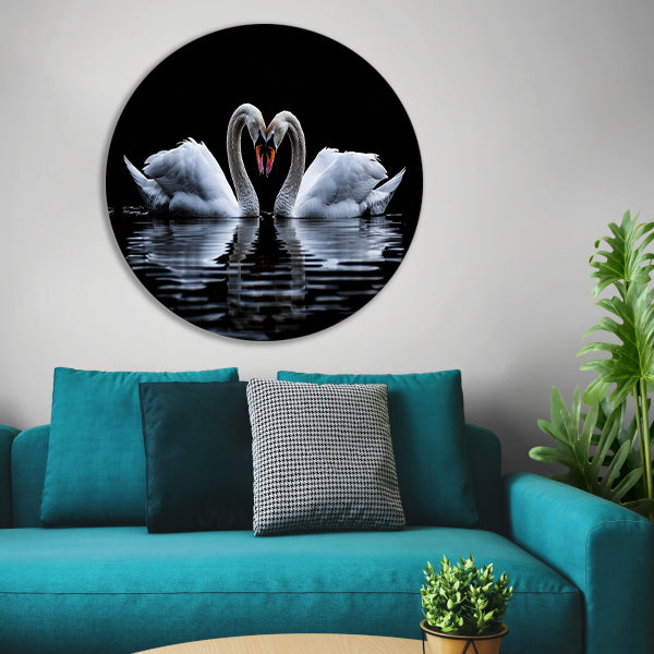 Twee zwanen vormen een hart aluminium muurcirkel