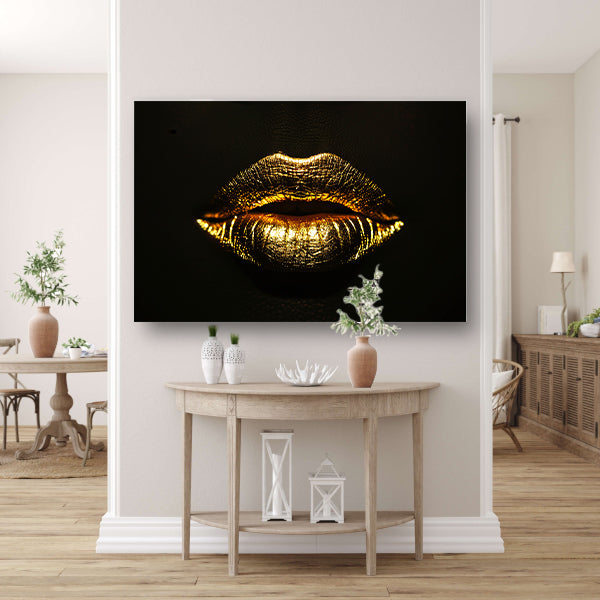 Donkere achtergrond met stralende gouden lippen poster