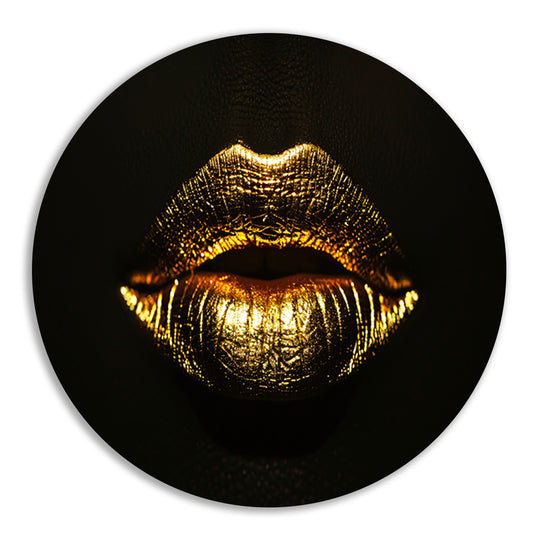 Donkere achtergrond met stralende gouden lippen aluminium muurcirkel
