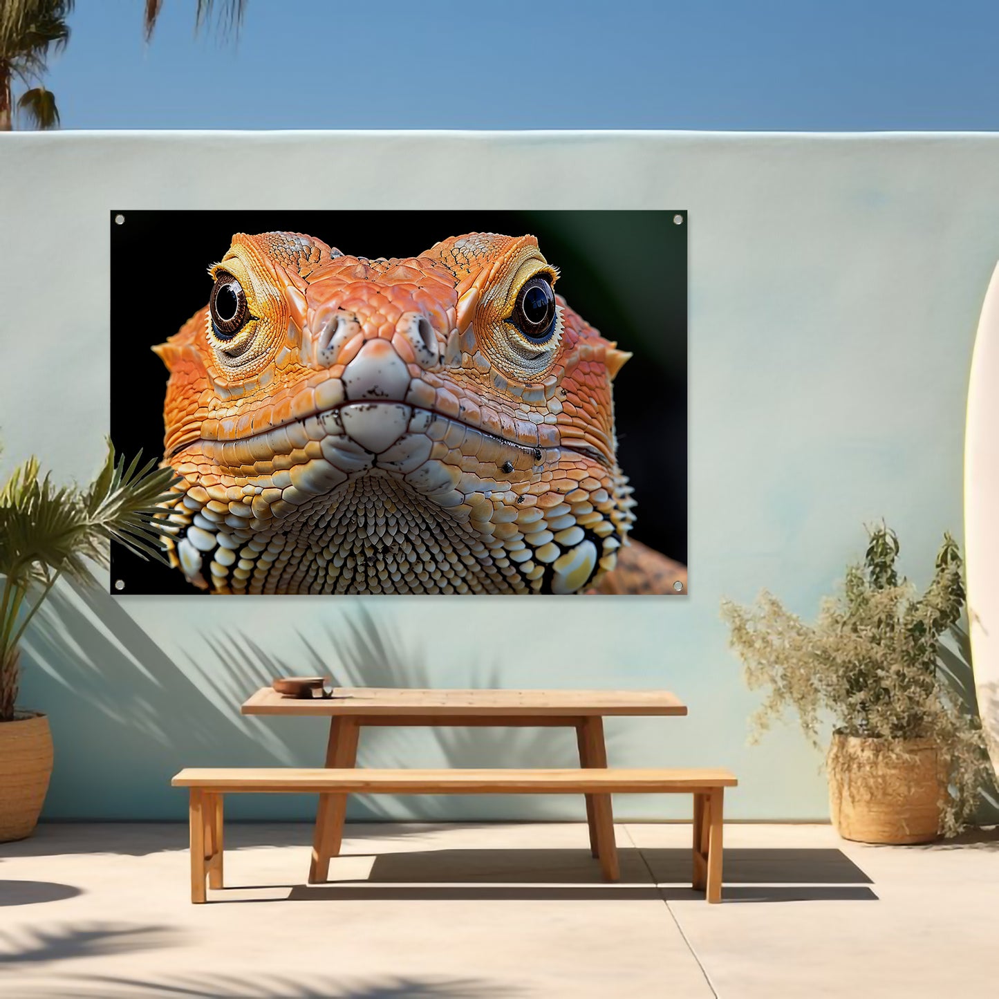 Intrigerende reptielenblik. tuinposter