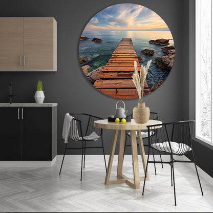Rustige ochtend op een houten steiger bij de zee aluminium muurcirkel