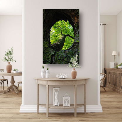 Boom gezien door een gat in de schors canvas