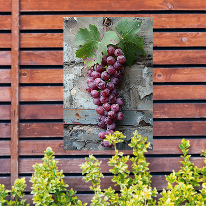 Rijpe Druiven met Blad in Herfstlicht tuinposter