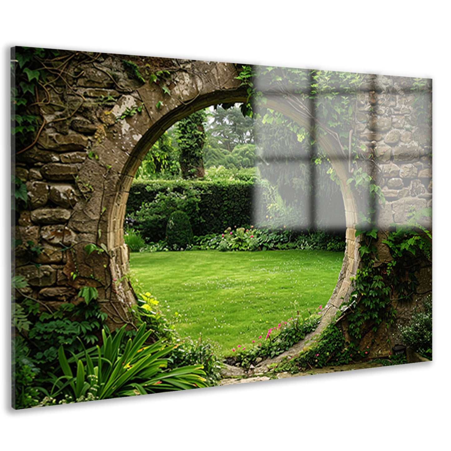 Oude stenen boog met zicht op groene, bloemrijke tuin acrylglas