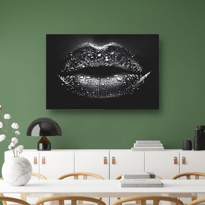 Close-up van glinsterende lippen in zwart en wit poster