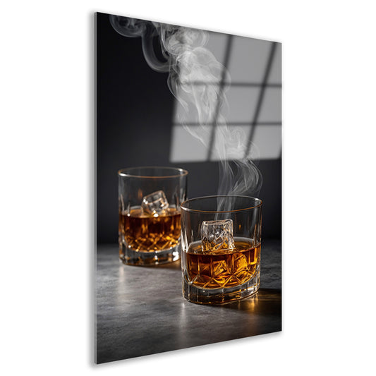 Elegante whiskeyglazen met rook op zwarte achtergrond acrylglas