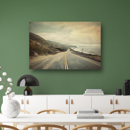 Kustweg langs berglandschap canvas met baklijst