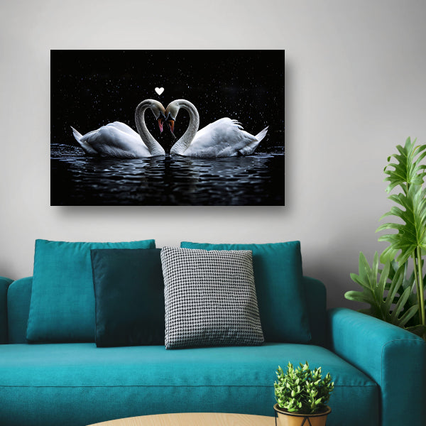 Twee zwanen vormen een hart in water canvas met baklijst